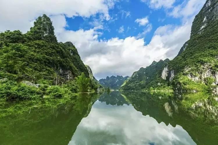东部战区海军全要素导弹对海攻击训练
